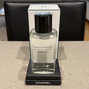 CHANEL Huile Douce Hair and Body Oil with Black Cap